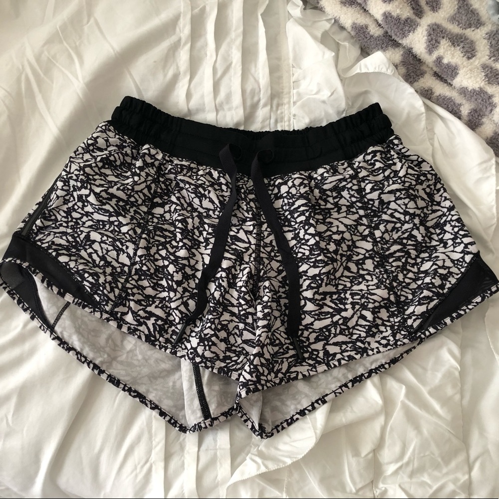 Lululemon Hotty Hot shorts
